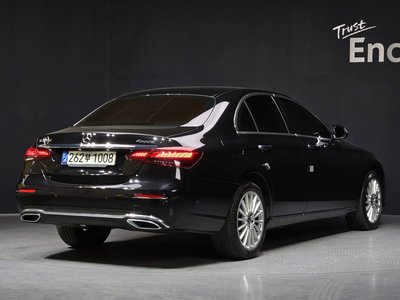 MERCEDES-BENZ E-CLASS - 3