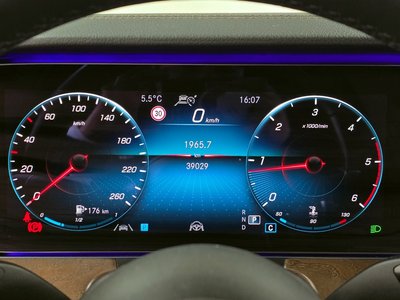 MERCEDES-BENZ E-CLASS - 8