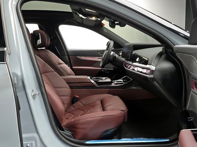 2025 BMW 7 SERIES — миниатюра 22