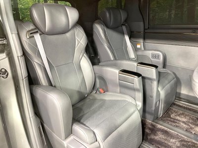 2025 Toyota VELLFIRE photo 9