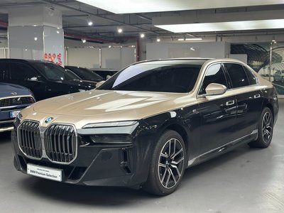 BMW I7