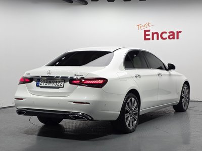 MERCEDES-BENZ E-CLASS - 4