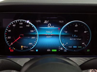 MERCEDES-BENZ E-CLASS - 8