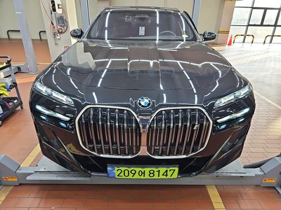BMW I7
