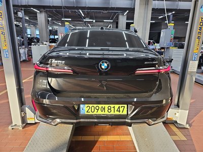 BMW I7 - 2