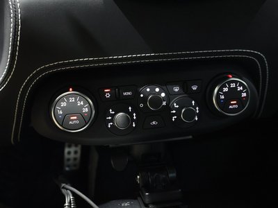صورة مصغرة 29 لـ 2013 Ferrari 458 ITALIA