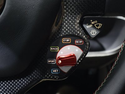 صورة مصغرة 26 لـ 2013 Ferrari 458 ITALIA