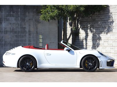 PORSCHE 911 CABRIOLET - 10