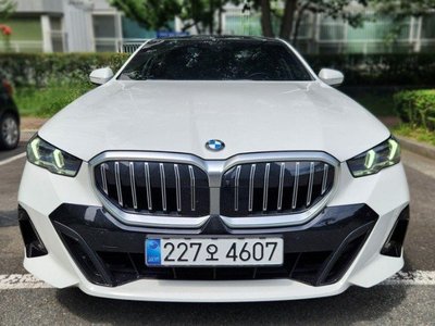 BMW 5 SERIES - 1