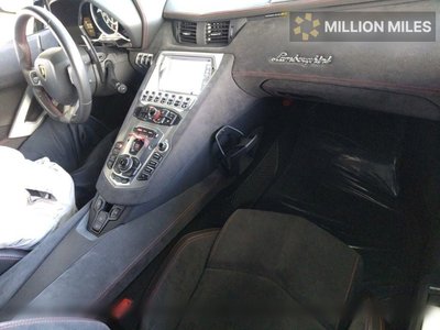 LAMBORGHINI AVENTADOR - 3