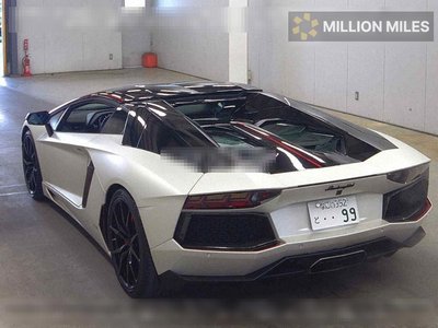 LAMBORGHINI AVENTADOR - 2