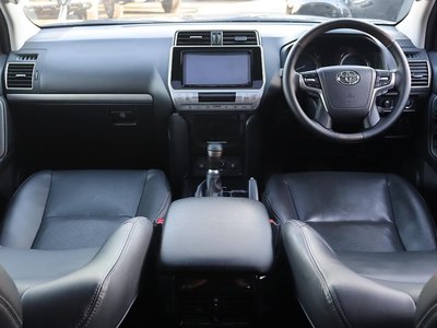 TOYOTA LAND CRUISER PRADO - 2