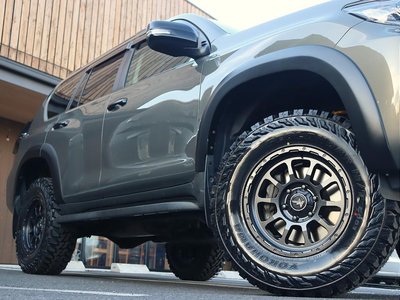 TOYOTA LAND CRUISER PRADO - 8