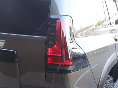 TOYOTA LAND CRUISER PRADO - 10
