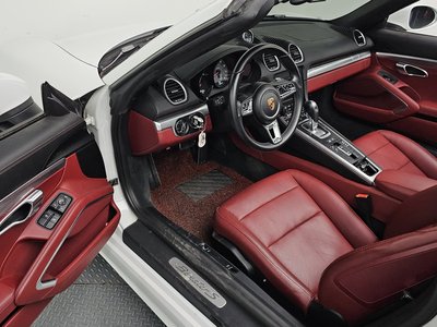 2017 Porsche 718 — фото 10