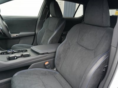 2024 Lexus RZ thumbnail 16