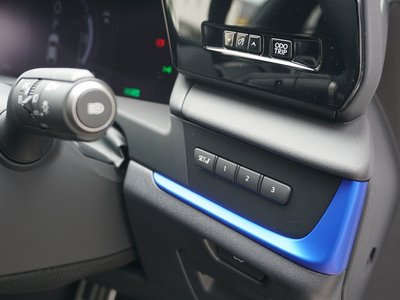 2024 Lexus RZ thumbnail 33