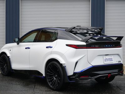 2024 Lexus RZ photo 4