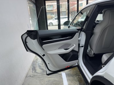 PORSCHE MACAN - 5