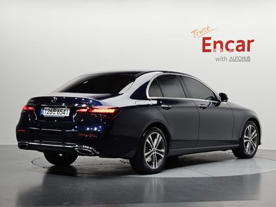 MERCEDES-BENZ E-CLASS - 3