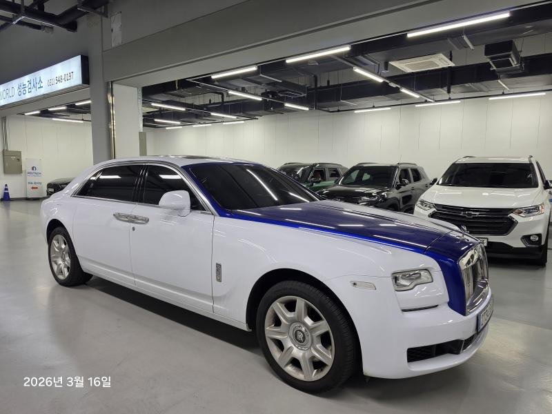 ROLLS ROYCE GHOST - View 1