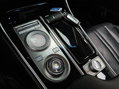 2022 Genesis GV80 thumbnail 12