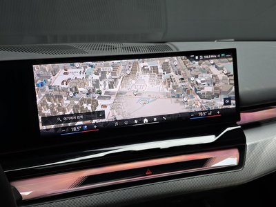 2025 BMW 5 SERIES — миниатюра 15