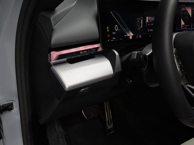 2025 BMW 5 SERIES — миниатюра 13