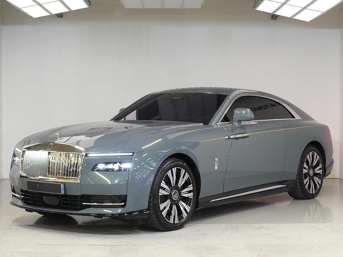 ROLLS ROYCE SPECTRE - View 1