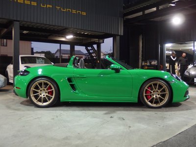 PORSCHE 718 BOXSTER - 8