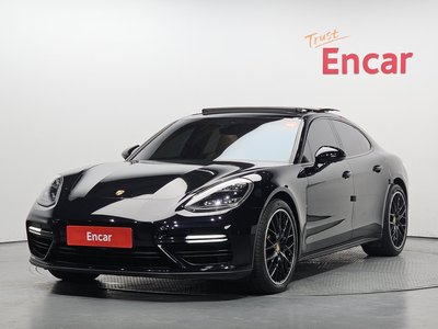 PORSCHE PANAMERA - 1