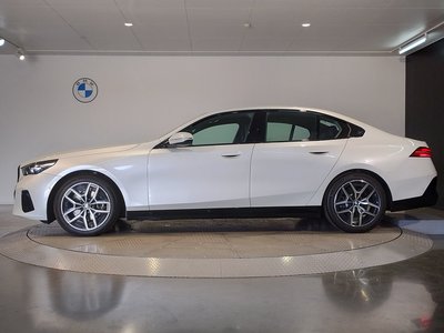 BMW 5 SERIES - 9