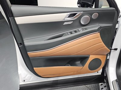 2025 Genesis GV80 thumbnail 14