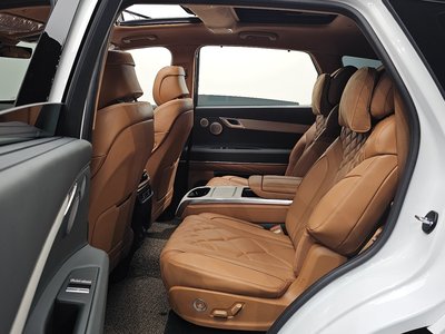 2025 Genesis GV80 thumbnail 18