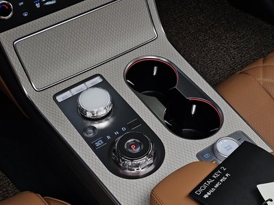 2025 Genesis GV80 thumbnail 12