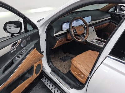 2025 Genesis GV80 thumbnail 13