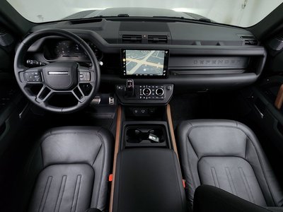 LAND ROVER DEFENDER - 5