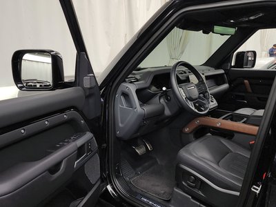 LAND ROVER DEFENDER - 10