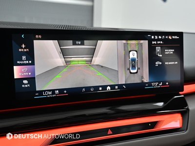 2025 BMW 5 SERIES — миниатюра 15