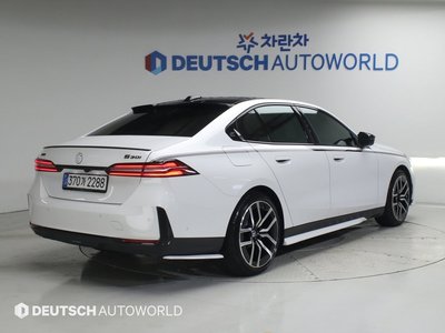 صورة 5 لـ 2025 BMW 5 SERIES