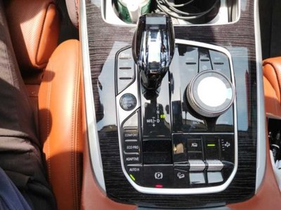 BMW X7 - 7