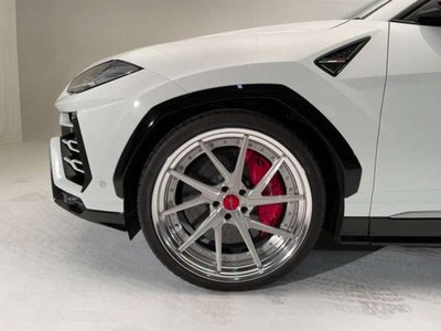 LAMBORGHINI URUS - 6