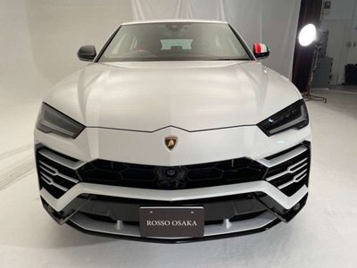 LAMBORGHINI URUS - 4
