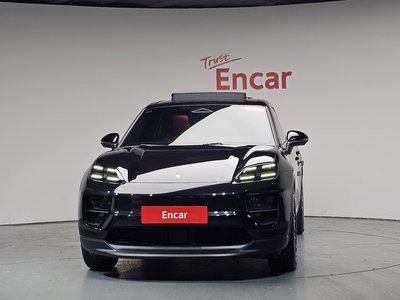 PORSCHE MACAN - 2