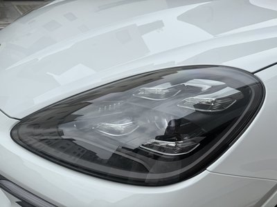 2023 Porsche CAYENNE photo 9