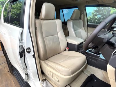 TOYOTA LAND CRUISER PRADO - 8