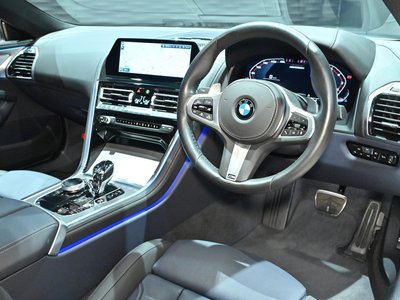 BMW 8 SERIES - 2