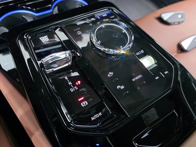 2025 BMW 5 SERIES 缩略图 12