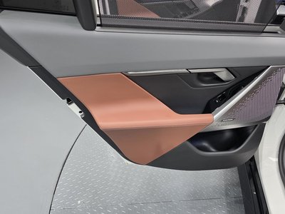 2025 BMW 5 SERIES 缩略图 15