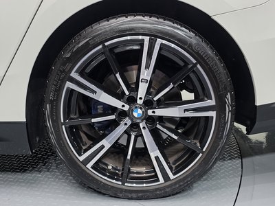 2025 BMW 5 SERIES 照片 8